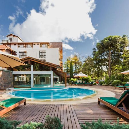 Bavaria Sport Hotel Грамаду Экстерьер фото The swimming pool at the hotel