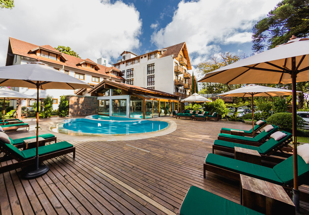 Bavaria Sport Hotel Грамаду Экстерьер фото The pool at the hotel